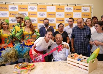 Prefeito Dr. Pessoa recebe organizadores do Cidade Junina no Palácio da Cidade