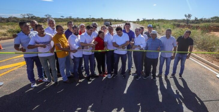 Governo do Estado inaugura asfalto do aeródromo e da PI-256 em Curimatá