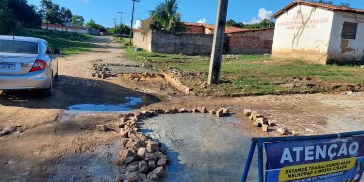Prefeitura de Floriano, através da Secretaria de Infraestrutura avança na recuperação de ruas e estrada rural