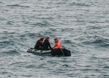 Imprensa britânica confirma que destroços encontrados pertencem ao submarino desaparecido e constata que não há sobreviventes