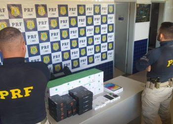 PRF apreende carga de produtos eletrônicos avaliados em R$ 32 mil, no município de Floriano