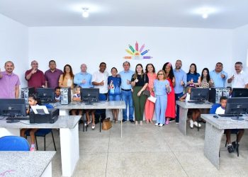 126 anos: Floriano abre aniversário com entrega de laboratório de informática reestruturado
