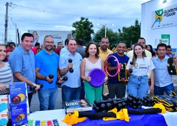 Floriano 126 anos: Saúde entrega kits de fisioterapia e treinamento funcional