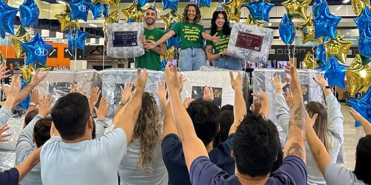 Colaboradores da Havan aparecem em rede nacional nos comerciais de aniversário da varejista