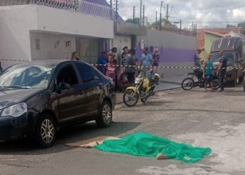 Aposentado entrega chaves de seu carro, mas reage ao assalto e é assassinado com tiros de arma de fogo, no bairro Mafuá