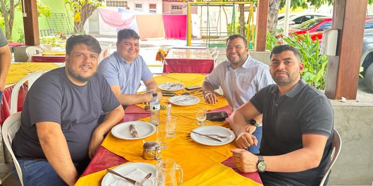 Suplentes de vereadores conversam no sentido de caminharem juntos na eleições de 2024