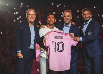 Lionel Messi é apresentado no Inter Miami com grande festa em estádio