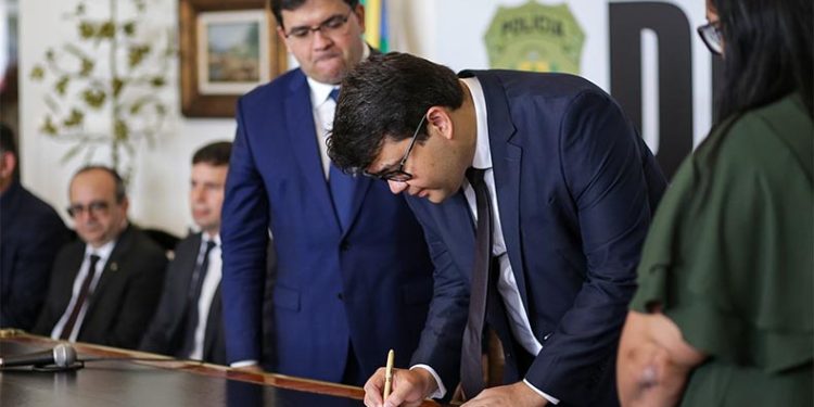 Governo do Piauí publica decreto que reestrutura a Polícia Civil e cria mais delegacias no interior