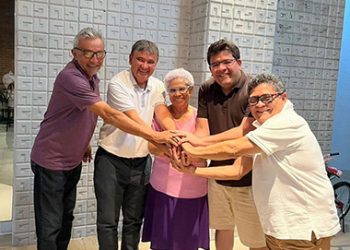 Em reunião, líderes do PT decidem que pré-candidato será escolhido em agosto