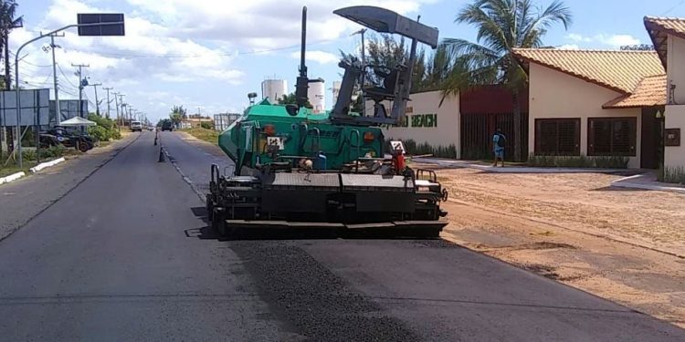 Governo do Piaui melhora condições de rodovias estaduais do litoral para o período de férias