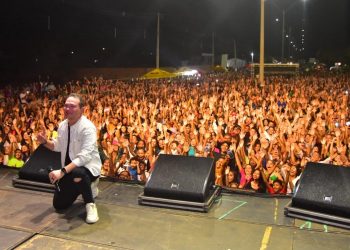 Nos 126 anos de Floriano, show cristão leva alegria e emoção a centenas de pessoas