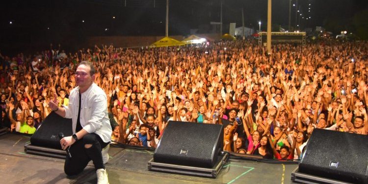 Nos 126 anos de Floriano, show cristão leva alegria e emoção a centenas de pessoas