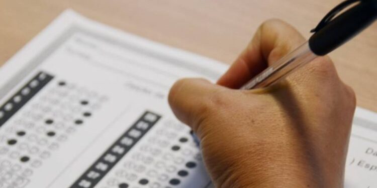 Concursos públicos têm mais de 10 mil vagas e salários de até R$ 34 mil