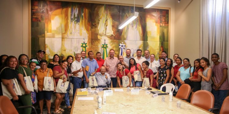 Moradores da zona Sudeste se reúnem com o prefeito Dr. Pessoa no Palácio da Cidade