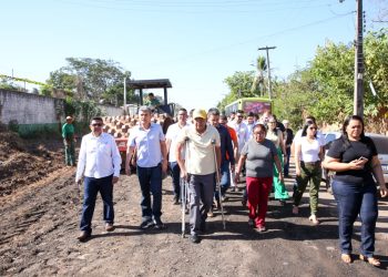 Prefeito Dr. Pessoa vistoria início da obra de recuperação da estrada do Boa Hora