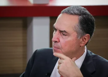 Barroso decide que mulheres ‘trans’ não precisam de cirurgia para cumprir pena em presídio feminino