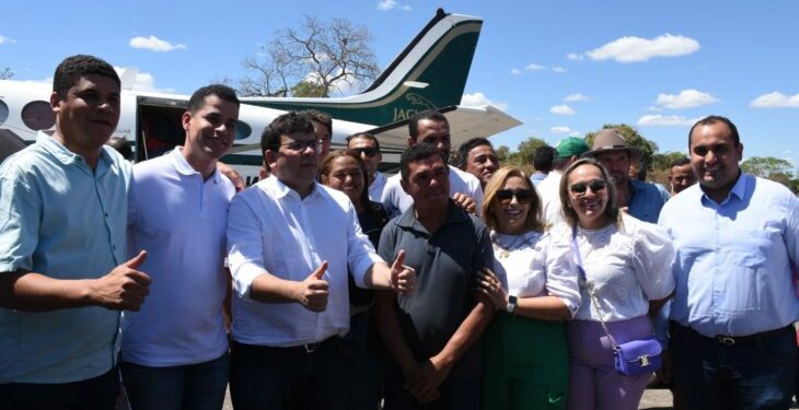 Governador assina ordem de serviço para reforma de aeródromo e visita obras em Guadalupe