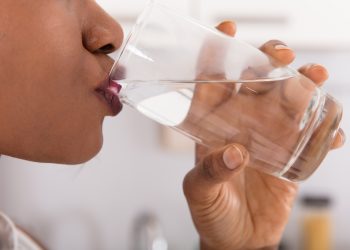 O poder da água para a saúde: veja 5 dicas para aumentar o consumo e melhorar o corpo