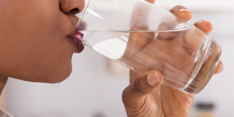 O poder da água para a saúde: veja 5 dicas para aumentar o consumo e melhorar o corpo