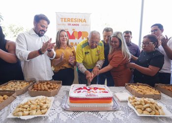 Prefeito Dr. Pessoa entrega reforma e ampliação da Praça de Alimentação do Shopping da Cidade