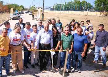 Prefeito Dr. Pessoa inaugura obras de pavimentação na zona Sudeste e assina nova Ordem de Serviço