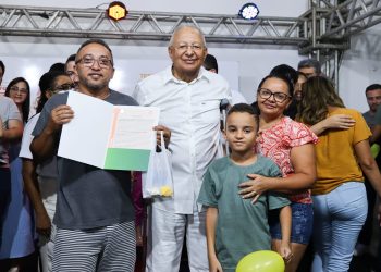 Prefeitura de Teresina entrega 632 registros de imóveis no Residencial Mário Covas