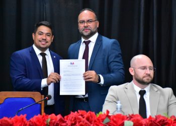 Câmara Municipal de Floriano homenageia advogados em sessão solene
