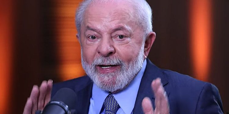 Após críticas a Zanin, Lula diz que sociedade não deveria saber como votam ministros do STF