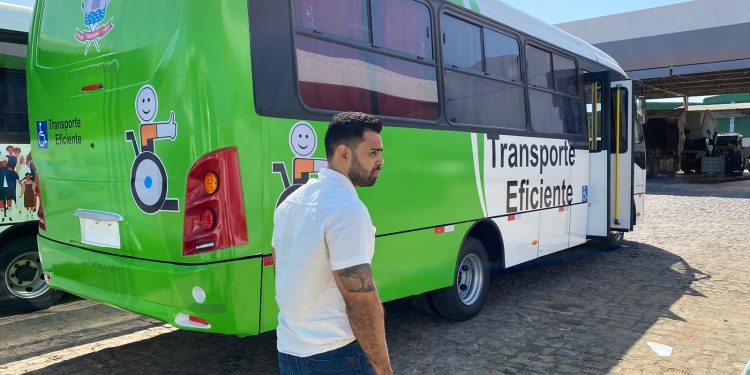 Prefeitura de Teresina entrega 3 novos veículos para a frota Transporte Eficiente nesta terça-feira (26)