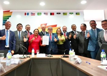 Governador Rafael Fonteles defende recomposição do FPE em reunião do Consórcio Nordeste
