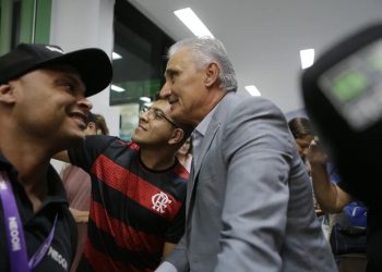 Quais são os pontos a favor de Flamengo e de Corinthians na briga para ter Tite como novo técnico?
