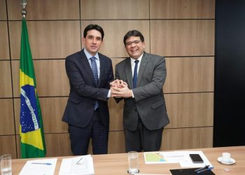 Em Brasília, ministro dos Portos garante apoio ao governador para conclusão do Porto de Luís Correia