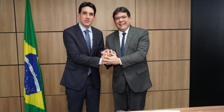 Em Brasília, ministro dos Portos garante apoio ao governador para conclusão do Porto de Luís Correia