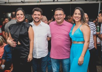 Deputado Hélio Rodrigues prestigia o tradicional festejo da cidade de Hugo Napoleão