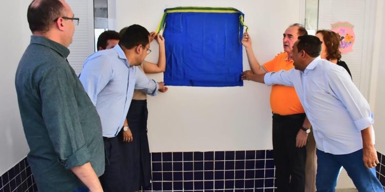 Prefeito de Floriano Antonio Reis entrega a ampliação da Creche Solimar Alencar
