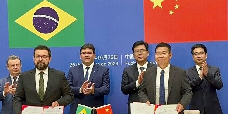 Na China, governador firma acordos para desenvolvimento do Porto de Luís Correia e da ZPE de Parnaíba