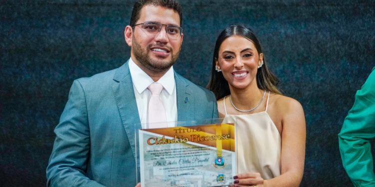 Deputado Estadual Dr. Thales Coelho Recebe Título de Cidadão de Picos