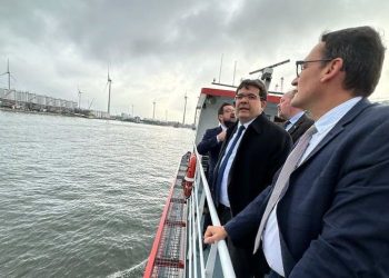 Governador conhece porto na Bélgica que pode receber produtos exportados do Porto de Luís Correia