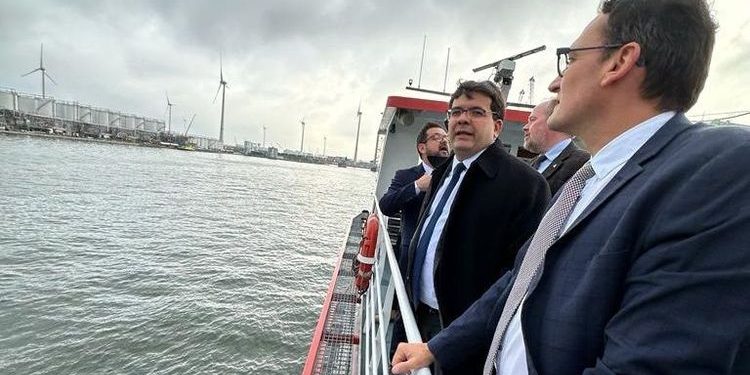 Governador conhece porto na Bélgica que pode receber produtos exportados do Porto de Luís Correia