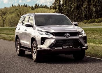AUTOMÓVEIS: Toyota anuncia para o Brasil uma nova versão para o utilitário SW4, a SRX Platinum