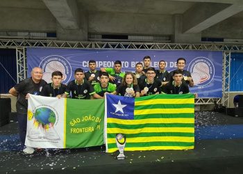 Estudantes de São João da Fronteira comemoram vitória no Campeonato Brasileiro de Futsal Escolar Sub-17