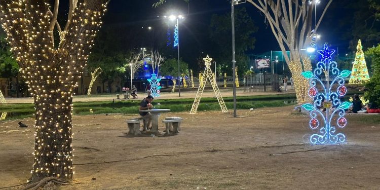 Prefeitura inaugura decoração de Natal na noite desta sexta-feira (17), com várias atrações no Parque da Cidadania