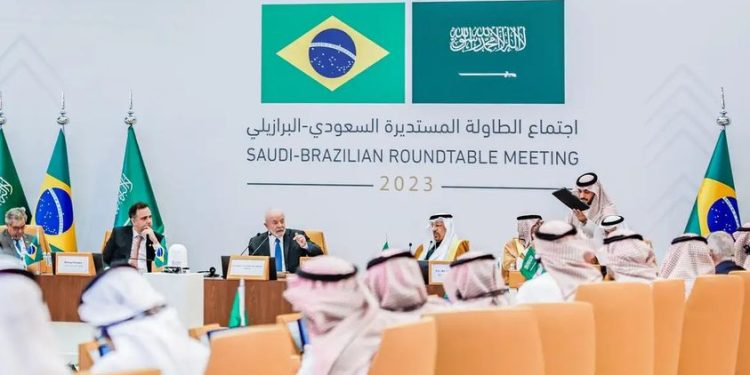Na Arábia Saudita Lula destaca investimentos brasileiros em energia verde