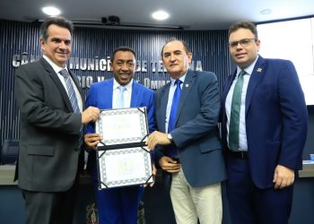 Câmara Municipal entrega título de Cidadania Teresinense a Joel Rodrigues