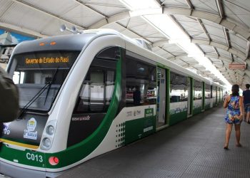 Lojistas conseguem gratuidade no metrô para compras de Natal