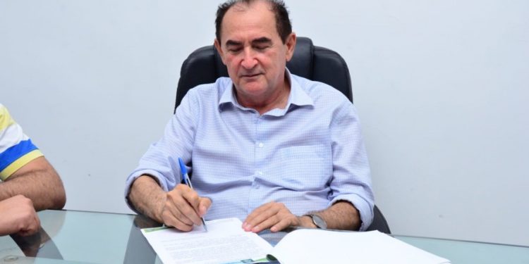 Prefeitura de Floriano decreta férias coletivas para todos os servidores do município