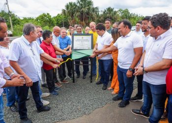 Governador inaugura restauração da PI-112 e reforma de escola em União