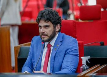 Deputado Dr. Marcus Vinícius Kalume comemora avanço de neurocirurgia em Floriano