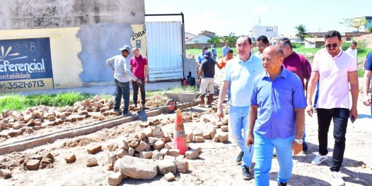 Floriano: prefeito e secretários visitam ruas contempladas pelo PLANMOB