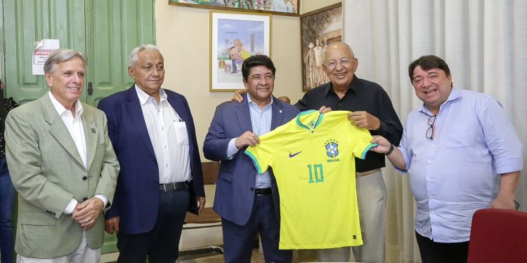 Dr. Pessoa recebe a visita do presidente da CBF que anuncia parcerias para projetos